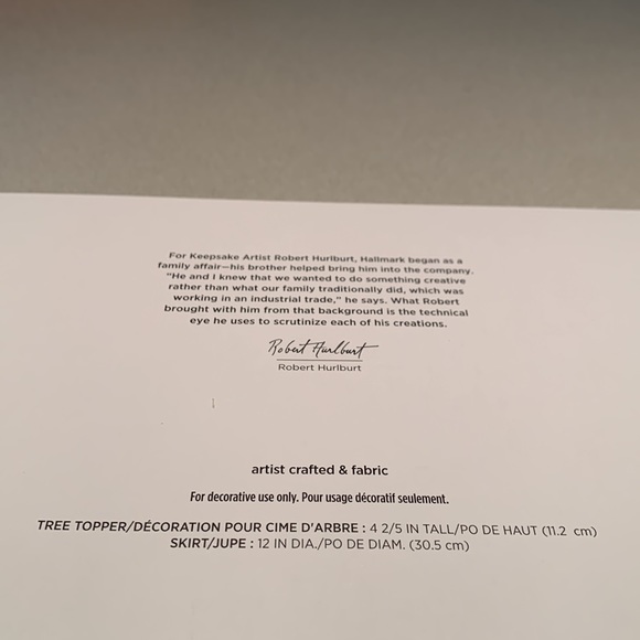 NIB 2022 Hallmark Disney Princess Miniature Tree Topper and Skirt - Picture 3 of 3